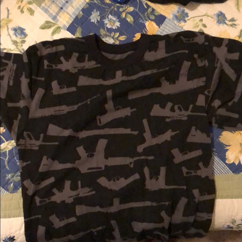 Tee shirt